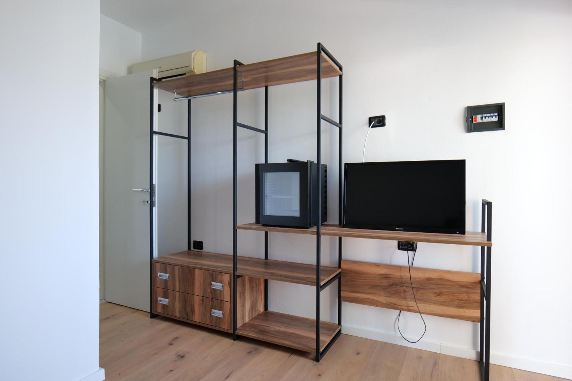Hotel Edva Radhimë Buitenkant foto
