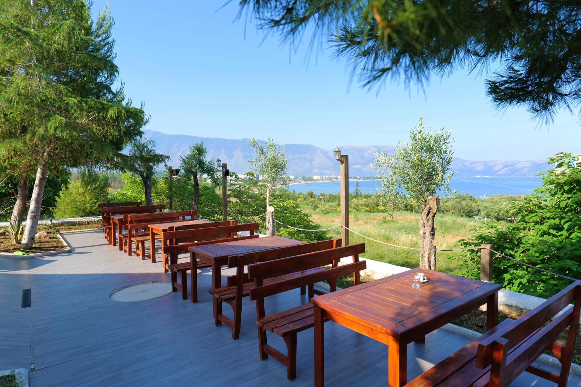 Hotel Edva Radhimë Buitenkant foto