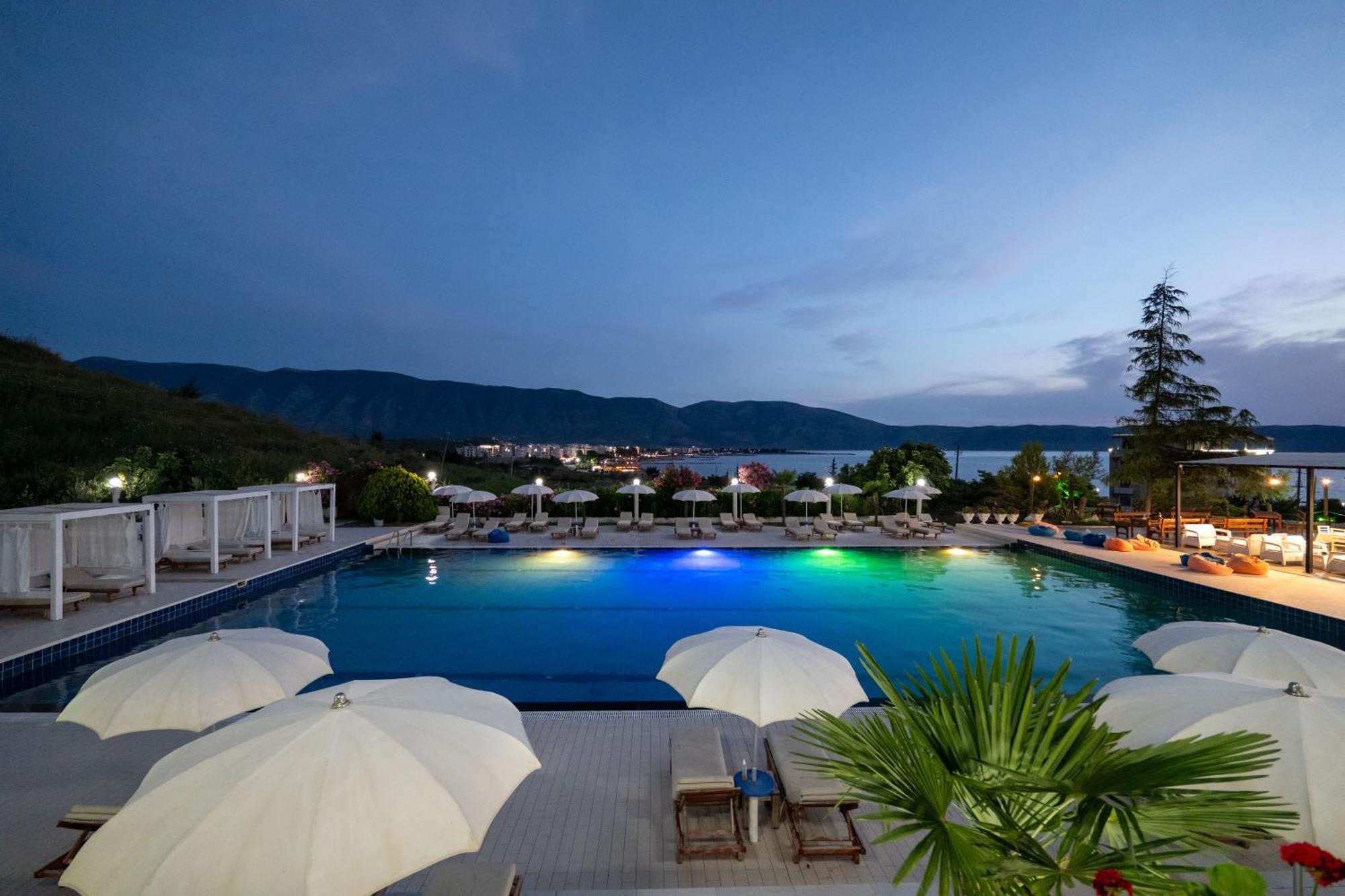 Hotel Edva Radhimë Buitenkant foto