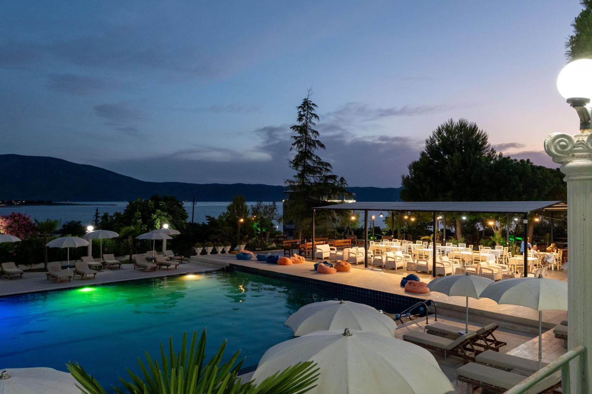 Hotel Edva Radhimë Buitenkant foto