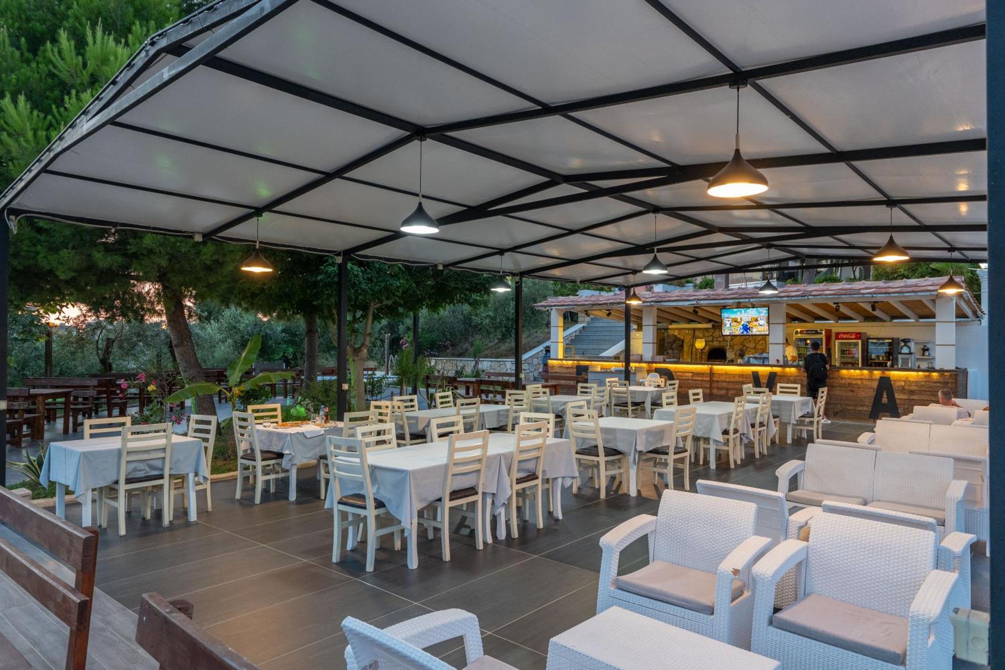 Hotel Edva Radhimë Buitenkant foto