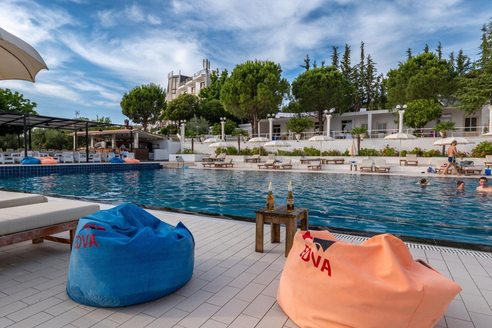 Hotel Edva Radhimë Buitenkant foto