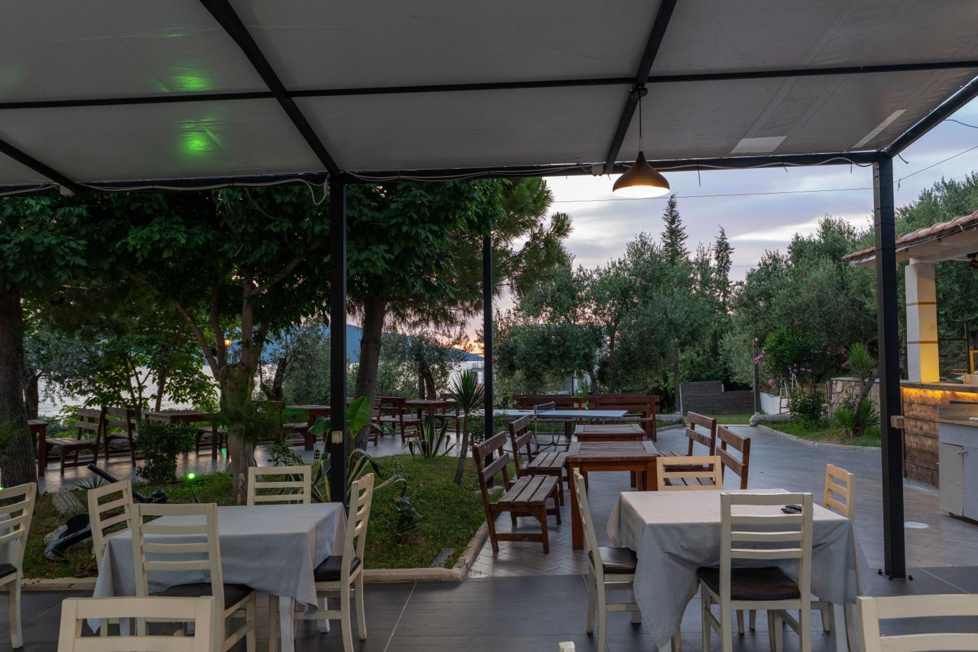 Hotel Edva Radhimë Buitenkant foto