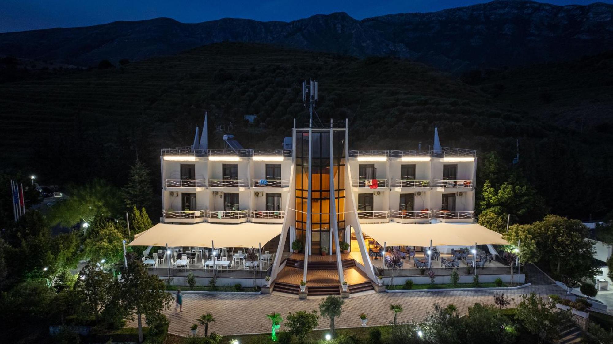 Hotel Edva Radhimë Buitenkant foto