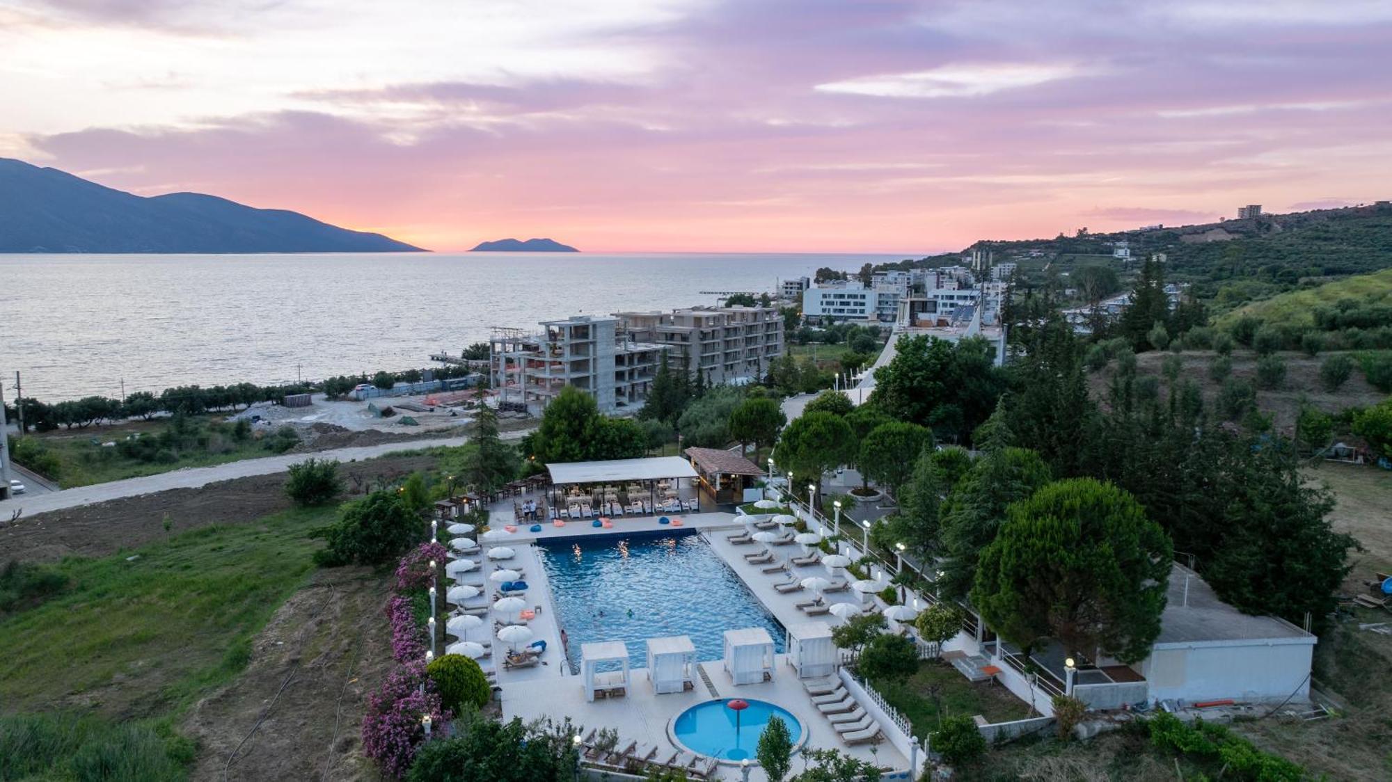 Hotel Edva Radhimë Buitenkant foto