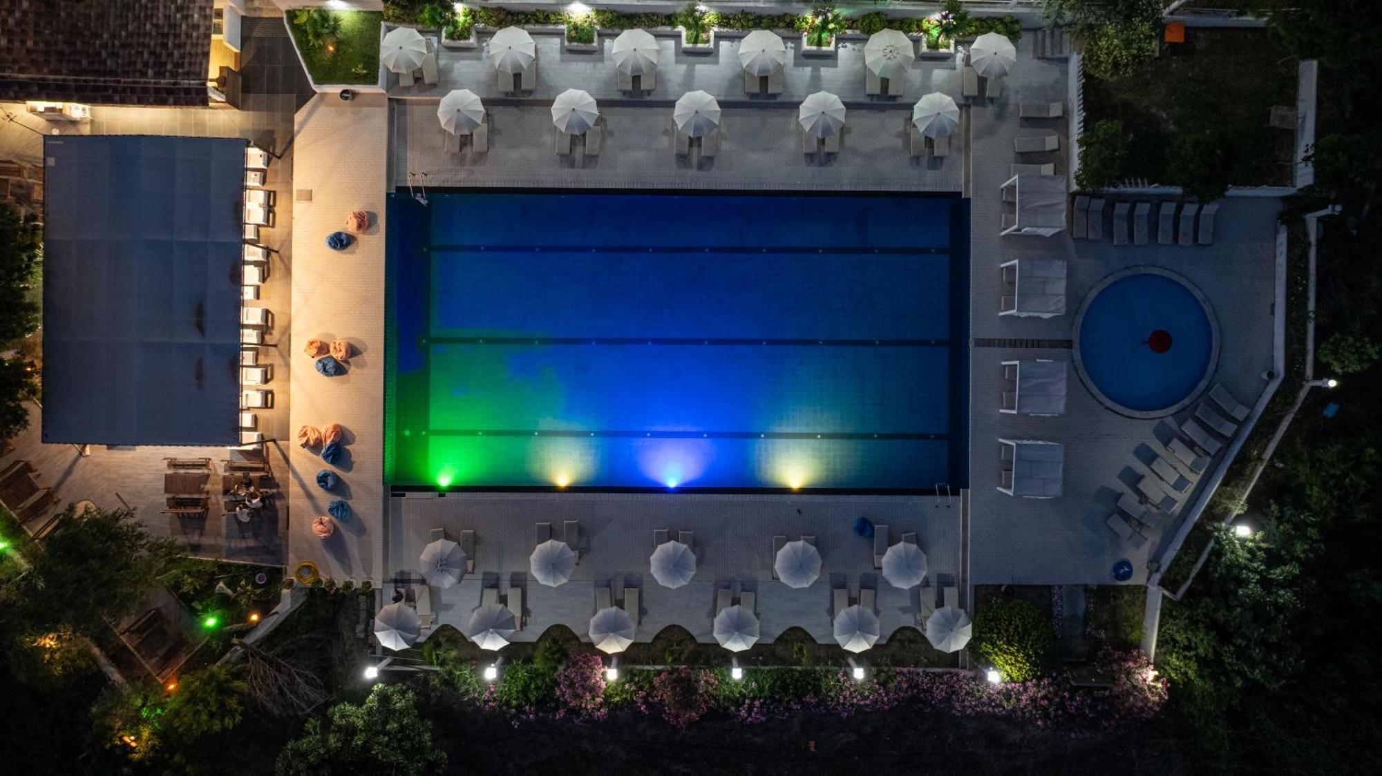 Hotel Edva Radhimë Buitenkant foto