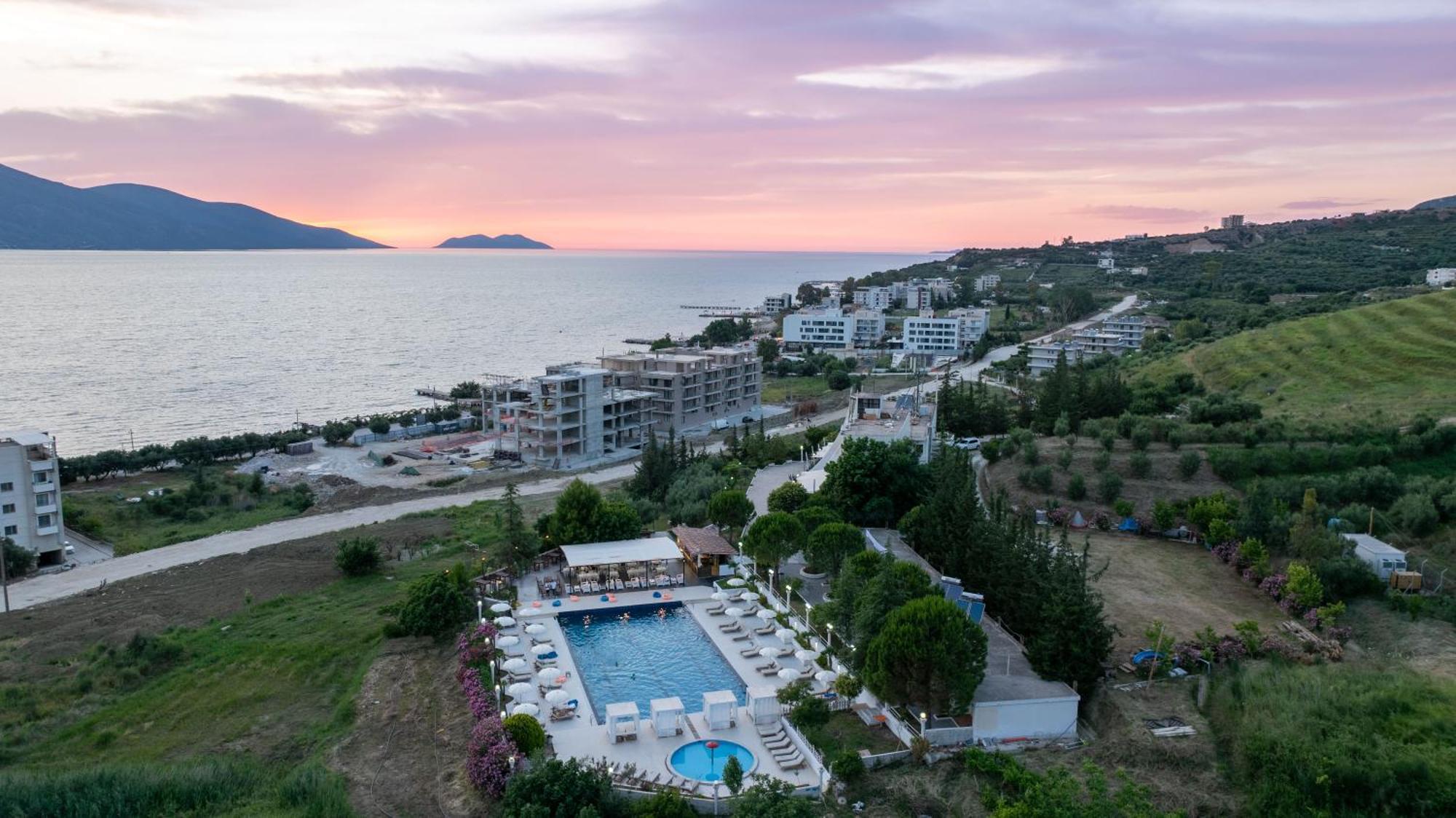 Hotel Edva Radhimë Buitenkant foto