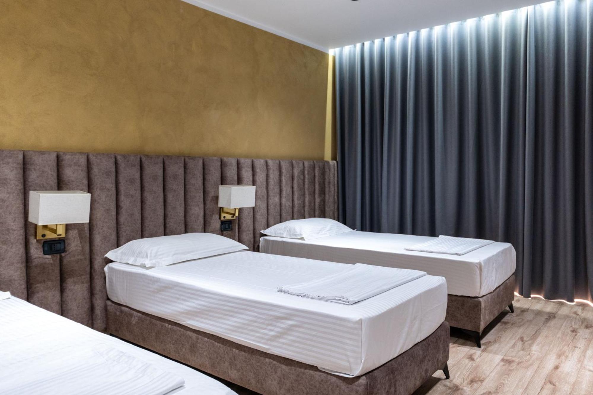 Hotel Edva Radhimë Buitenkant foto